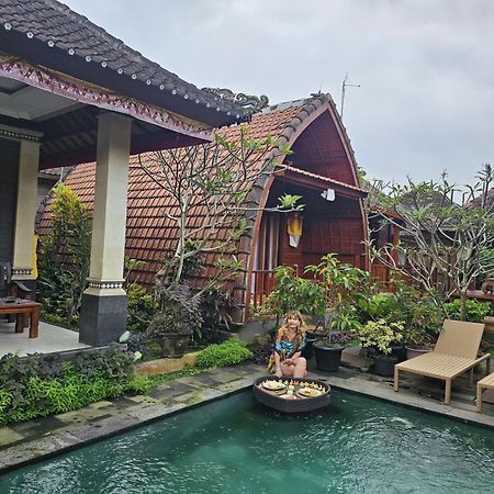 Teba Junjungan Cottages Ubud Esterno foto